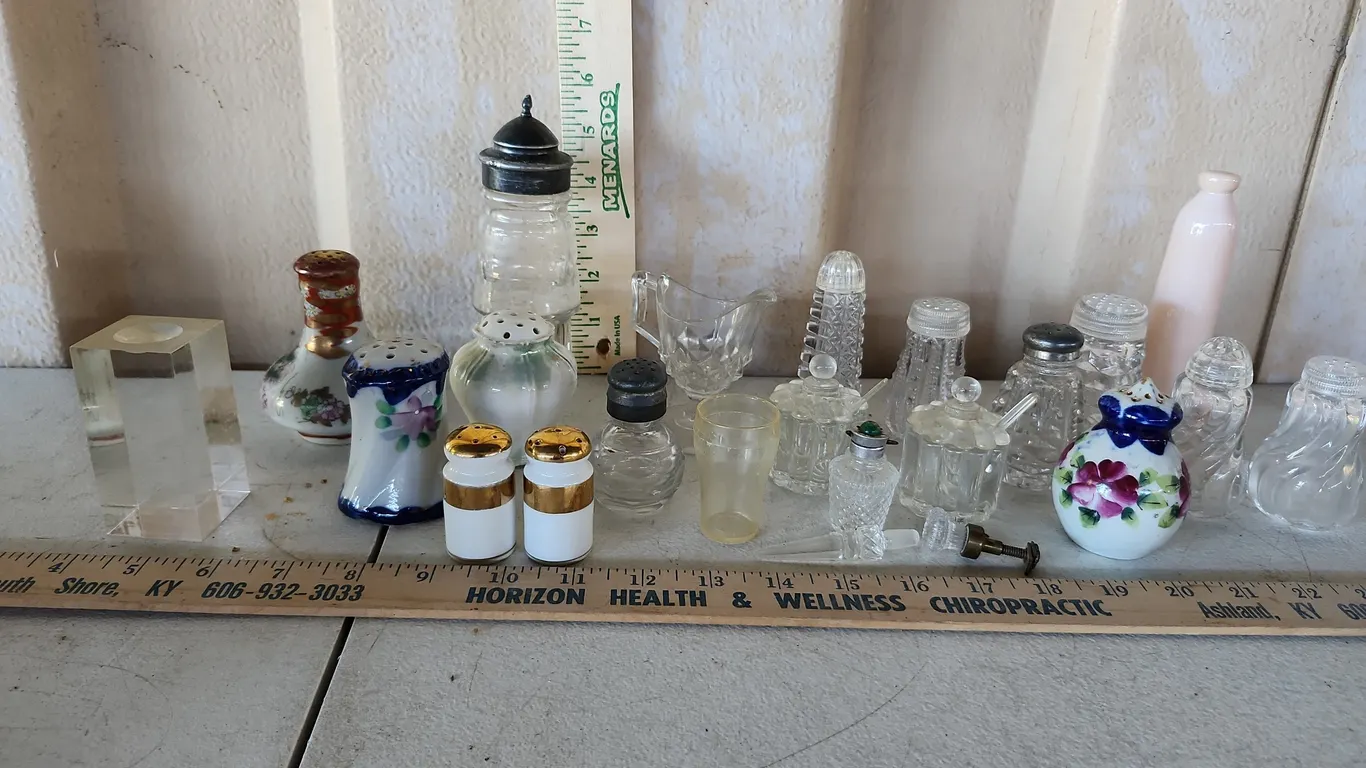 Assorted Vintage Salt/Pepper Shakers (Mismatched), Etc. See Photos