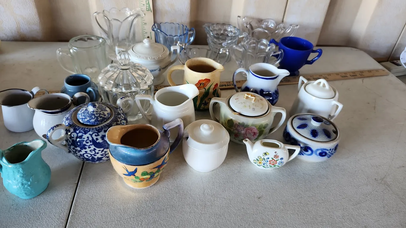 Assorted Sugars & Creamers