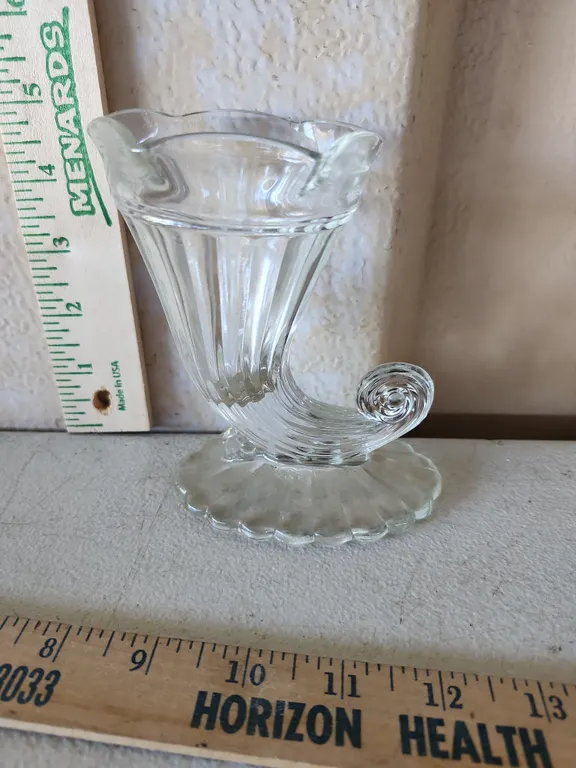 Vintage Jeannette Glass Cornucopia Bud Vase