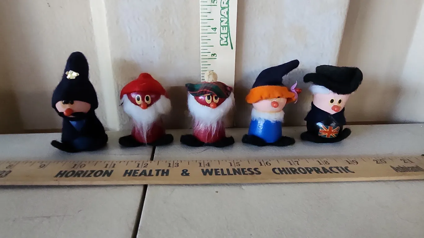 1970-1972 Kelloggs Cereal Promotional Wooden Figures Little People/Friendly Folk Mail In Premiums