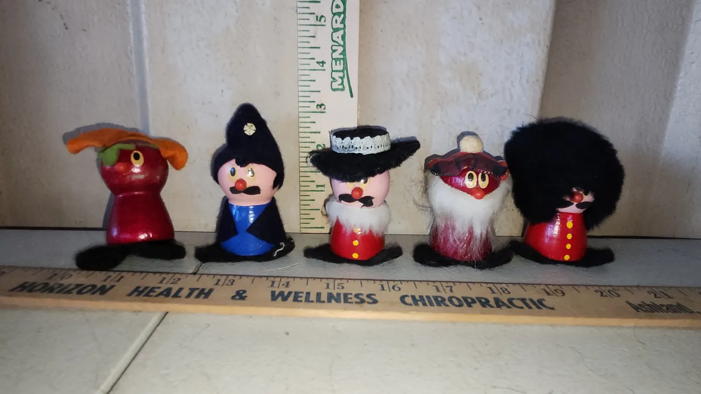 1970-1972 Kelloggs Cereal Promotional Wooden Figures Little People/Friendly Folk Mail In Premiums