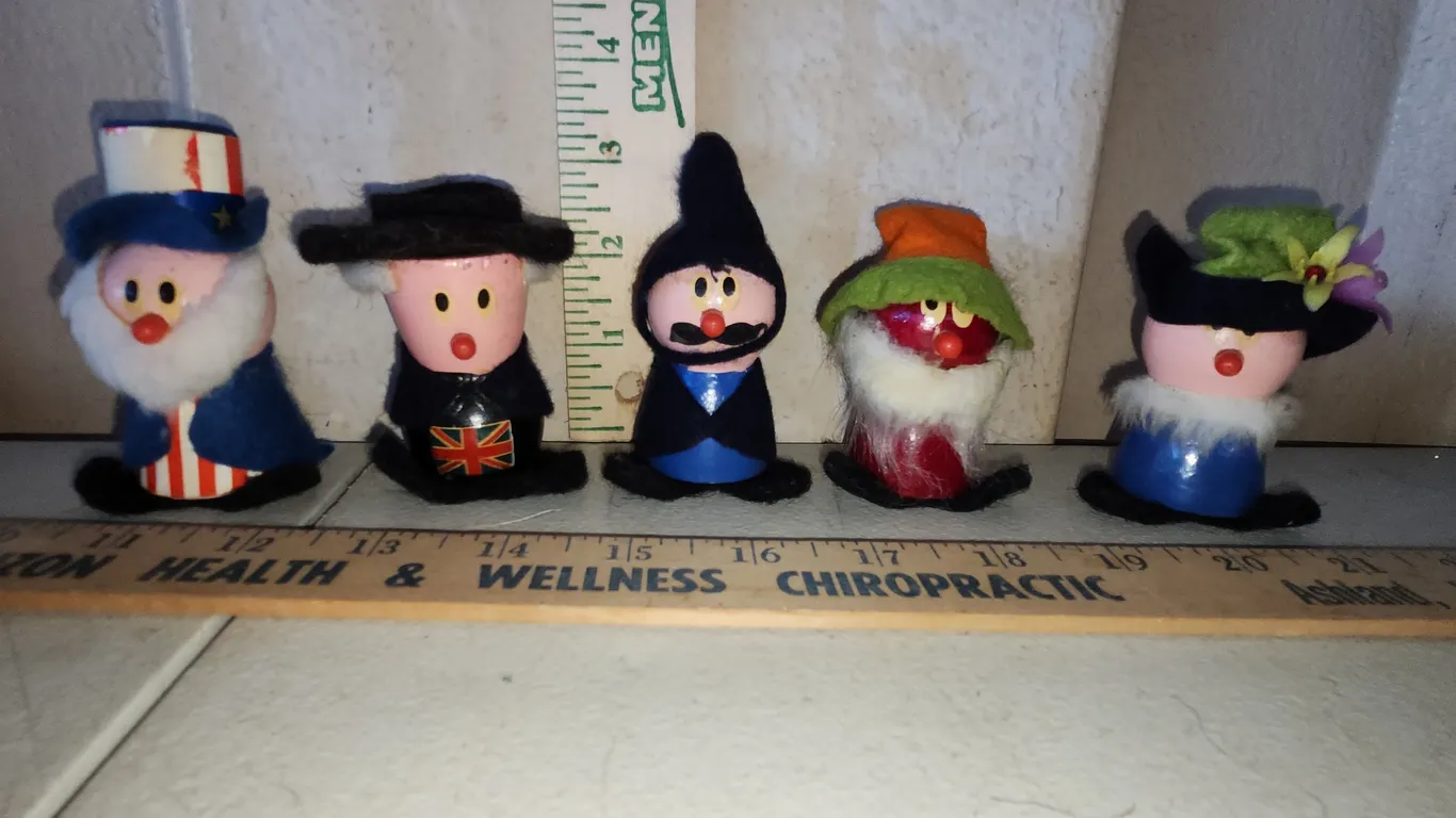 1970-1972 Kelloggs Cereal Promotional Wooden Figures Little People/Friendly Folk Mail In Premiums