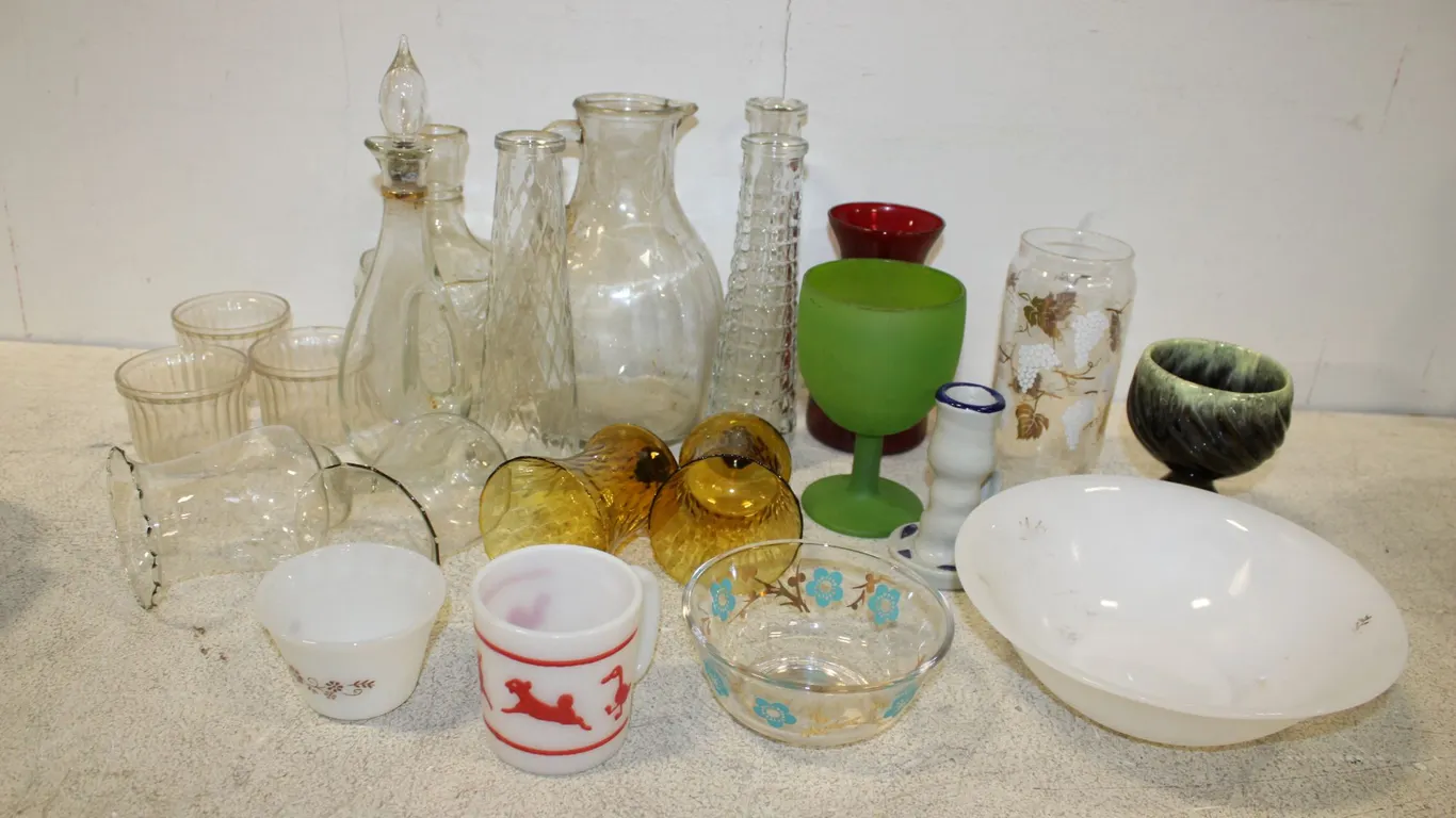 Glass Drinkware & Décor