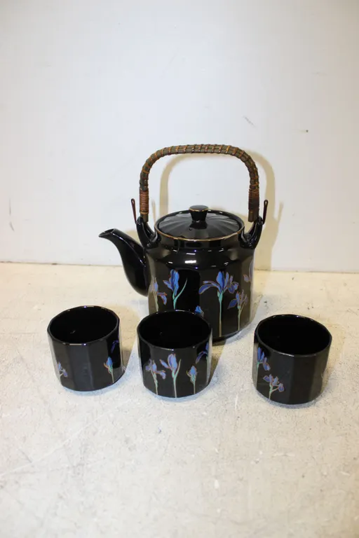 Japanese Otagiri Blye Iris Teapot & Cups