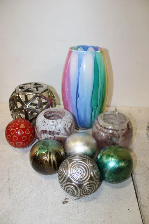 Art Glass & Décor