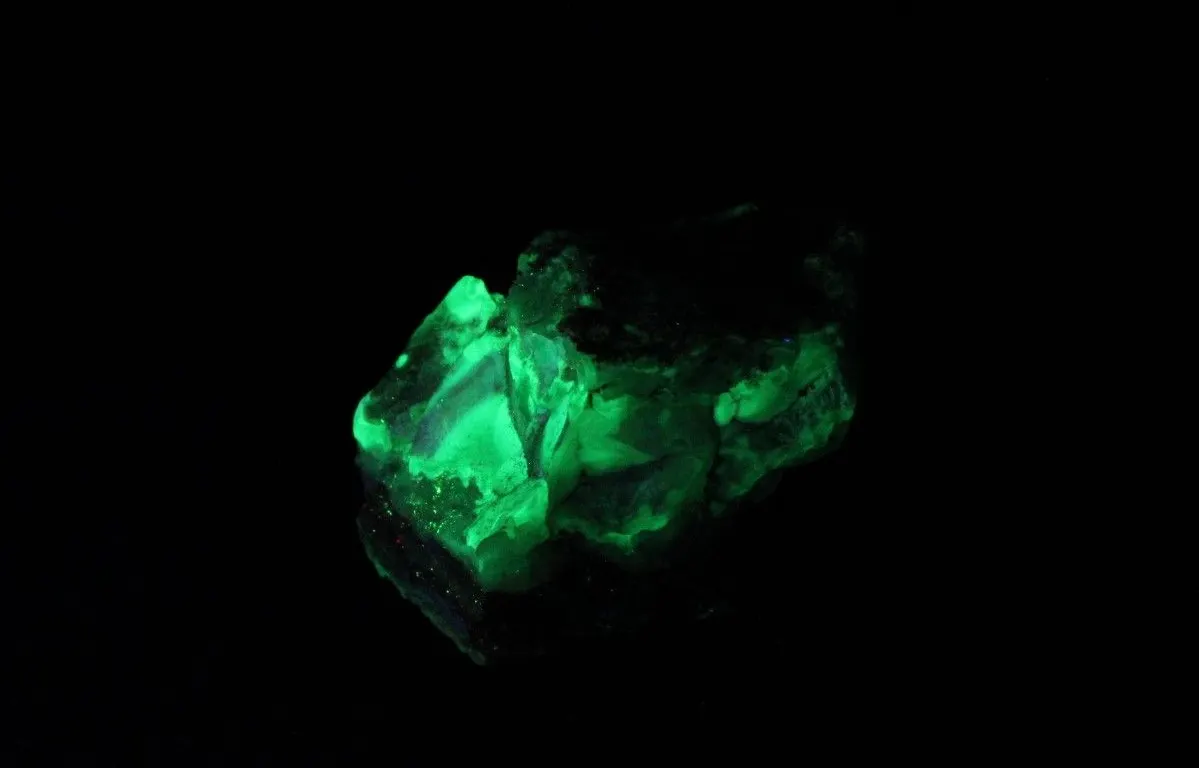 Fluorescent Agate, 1 oz