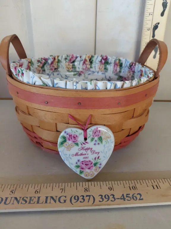 1995 Longaberger Mothers Day Basket W/Liner, Protector, & Tie On 9"X8"X4"