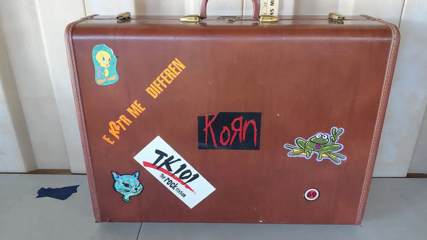 Vintage Samsonite SHK Suitcase W/Stickers 26"X8"X20"