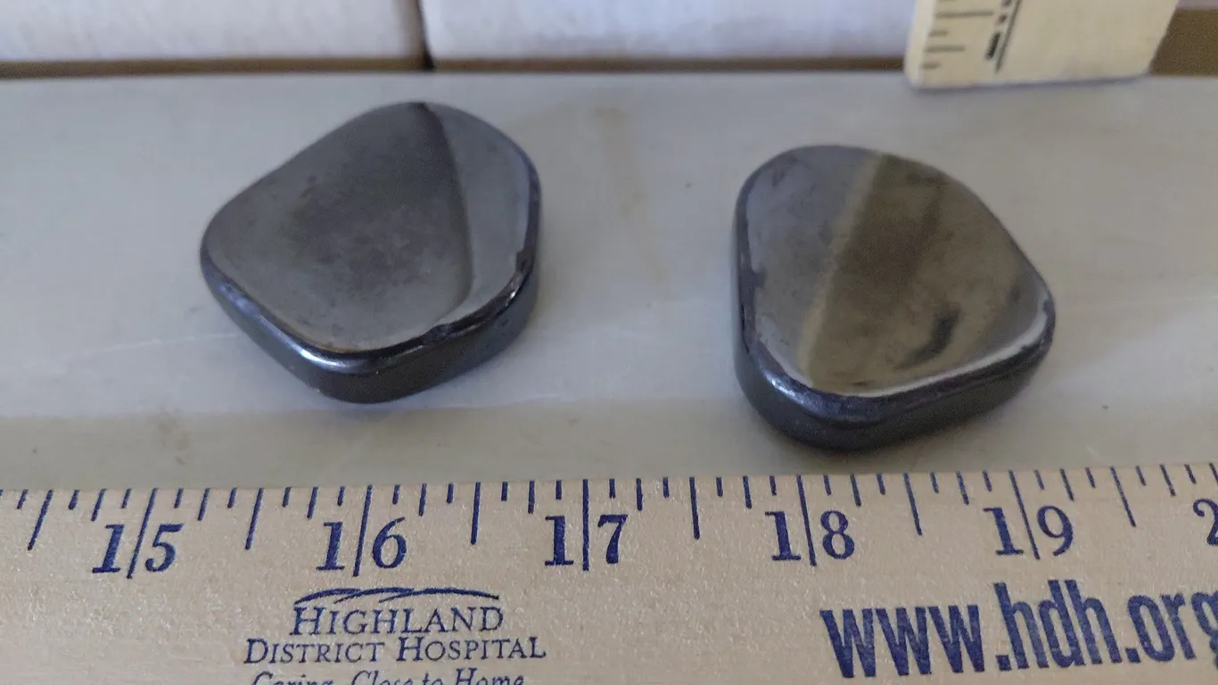 2 Pc Hematite Magnets