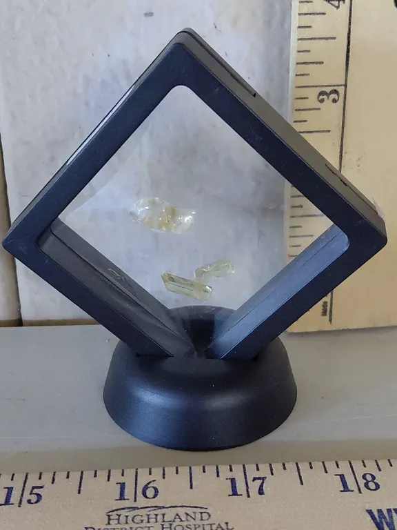 3 Pc Centrine In Display Case