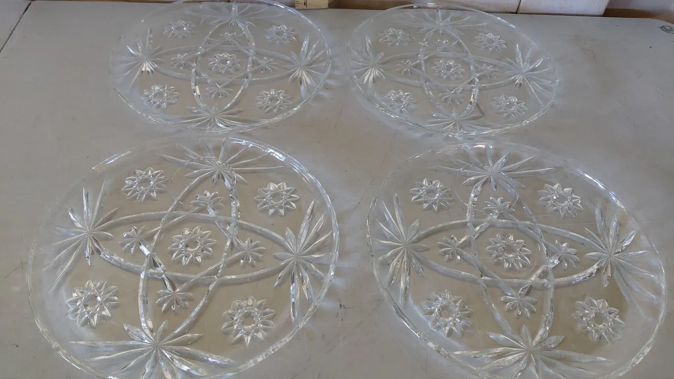4 Vintage Anchor Hocking Early American Prescut Star Of David Snack Plates