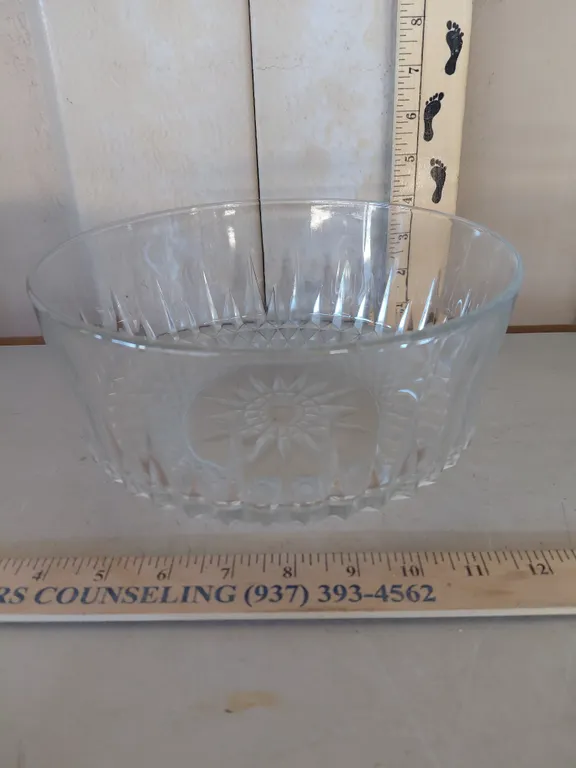Vintage Arcoroc France Serving Bowl 9"X4.25"