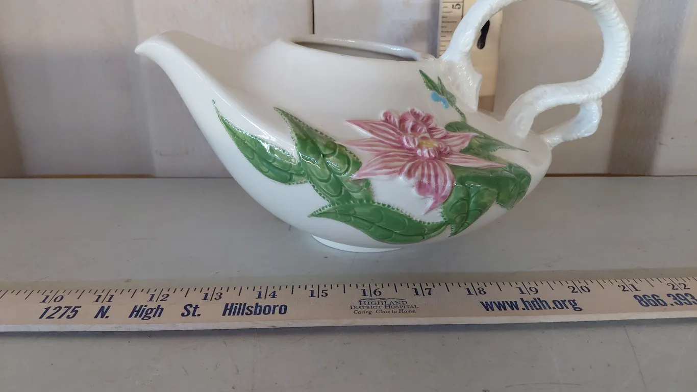 Vintage 1950s Hull W26 U.S.A. Woodland Pottery Teapot, Small Chip On Spout
