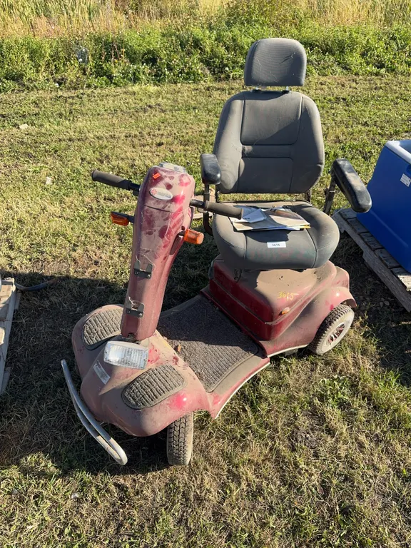 Merits mobility scooter - condition unknown, no key