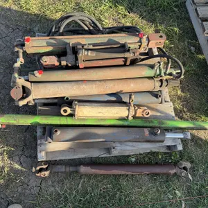 Pallet of misc hyd cylinders