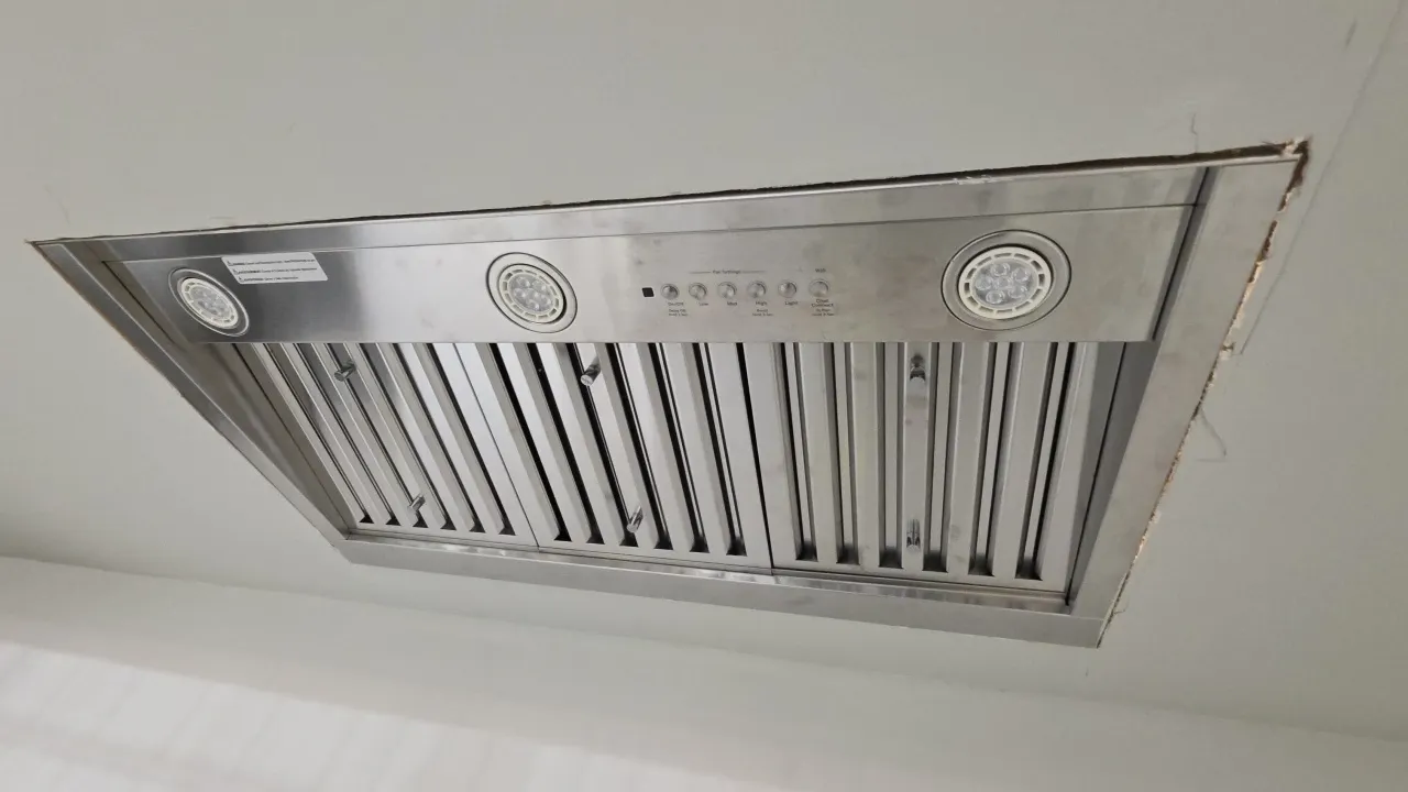 General Electric UVC9360SL2SS stainless steel built-in range hood insert. Features multi-speed blower control, stainless steel baffle filters, LED lig