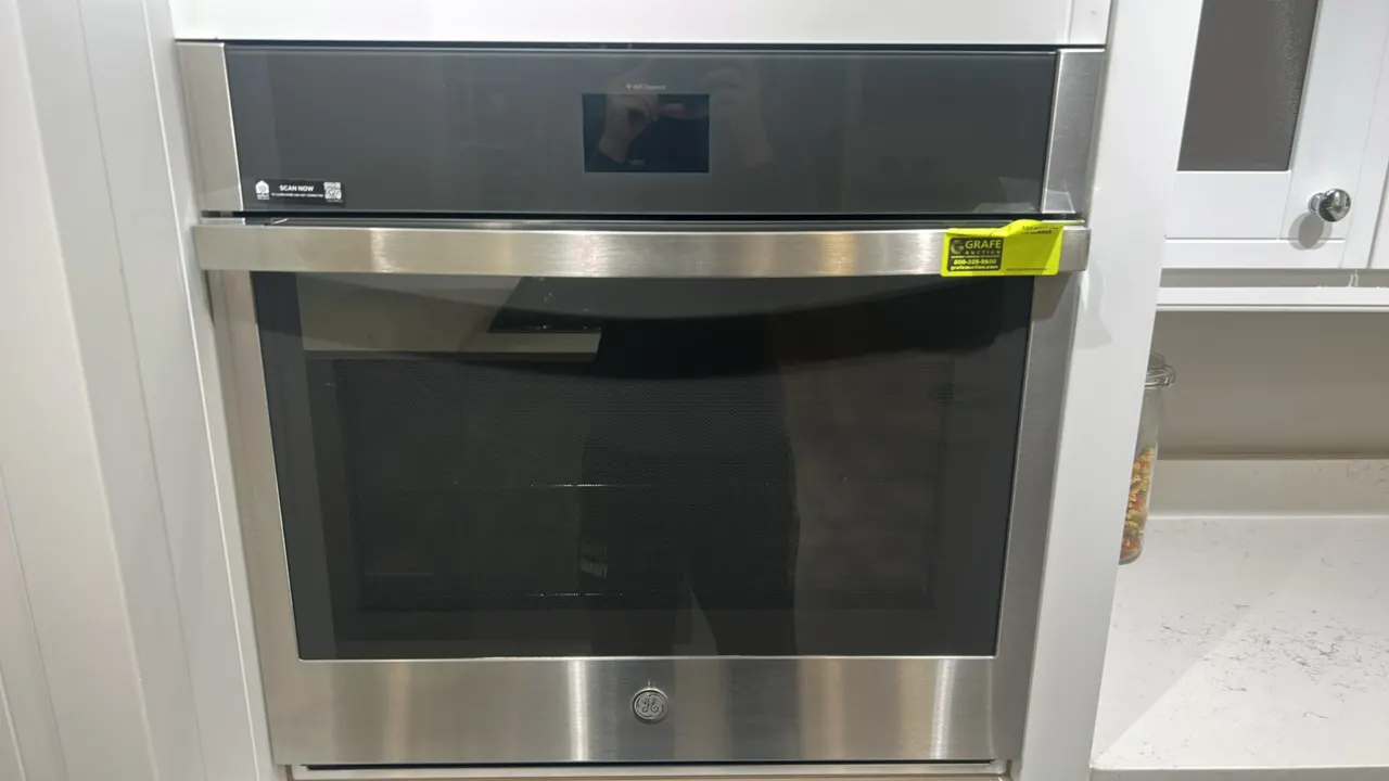 GE Appliances JTS5000SN1SS 30" smart built-in convection single wall oven. Features a stainless steel finish, digital touch display with Wi-Fi Connect