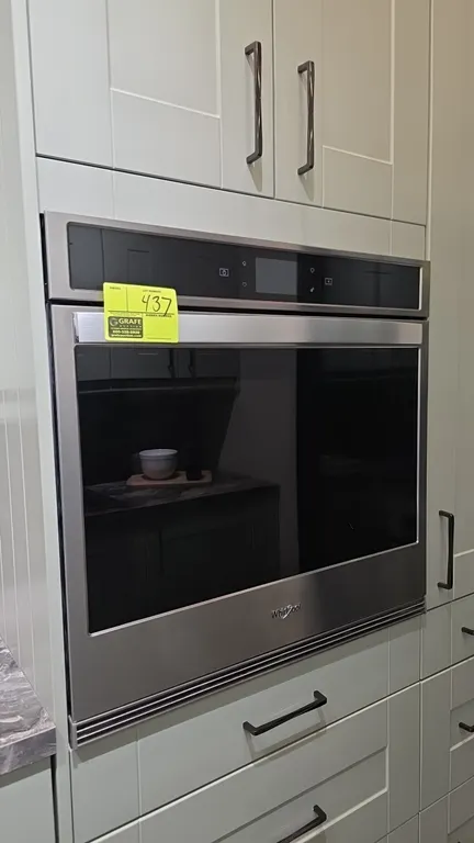 Whirlpool WOS72EC0HS20 built-in single wall oven. Features stainless steel and black glass finish, digital touchscreen controls, rear convection fan,