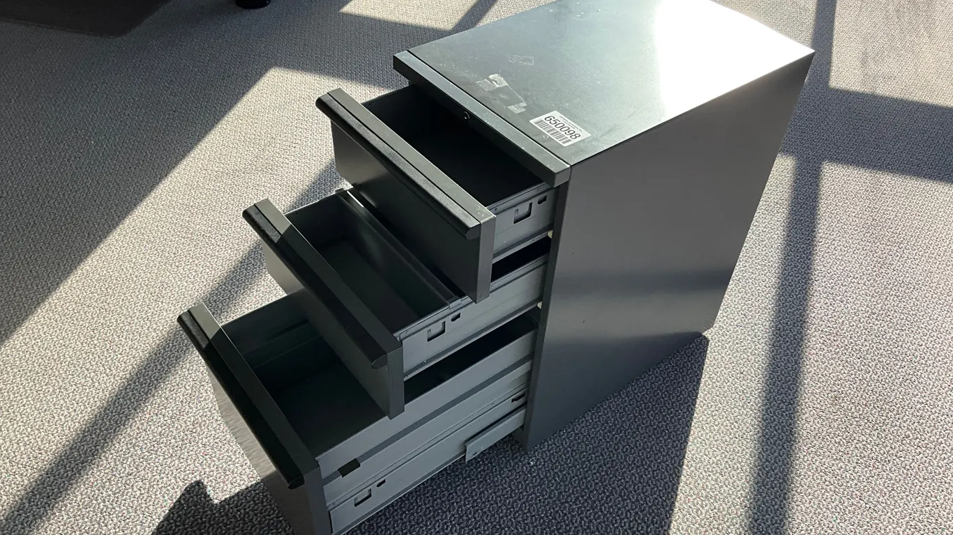 3-DRAWER STORAGE CABINET