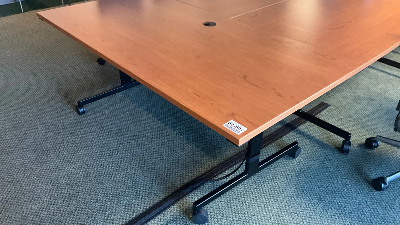 ROLLING TABLE