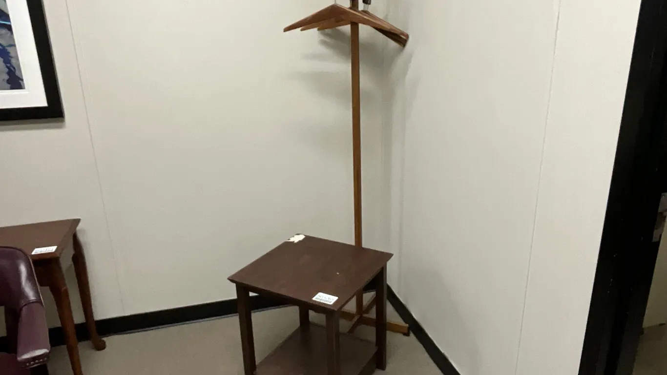 18” SIDE TABLE & COAT RACK