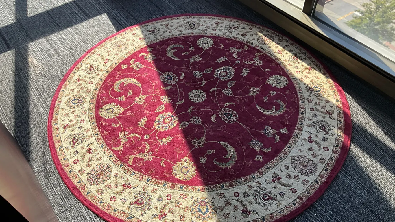 65” ROUND AREA RUG