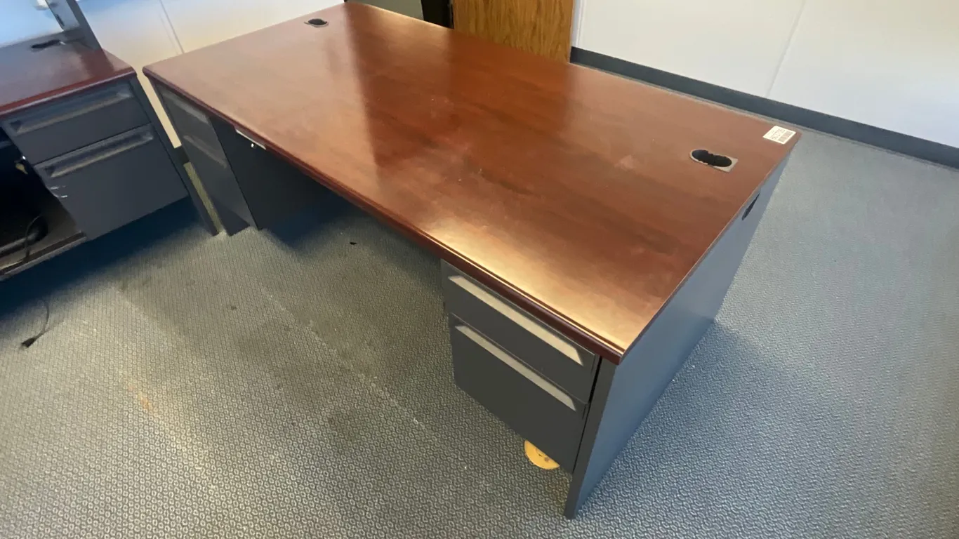 DESK W/ DRAWERS