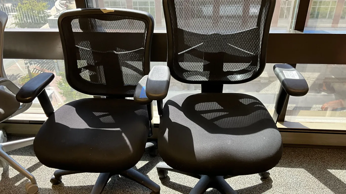 QTY OF (2) DESK CHAIRS