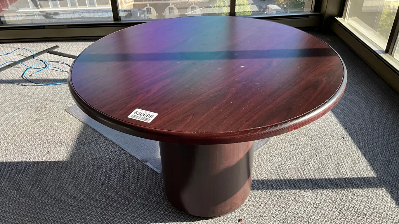ROUND TABLE