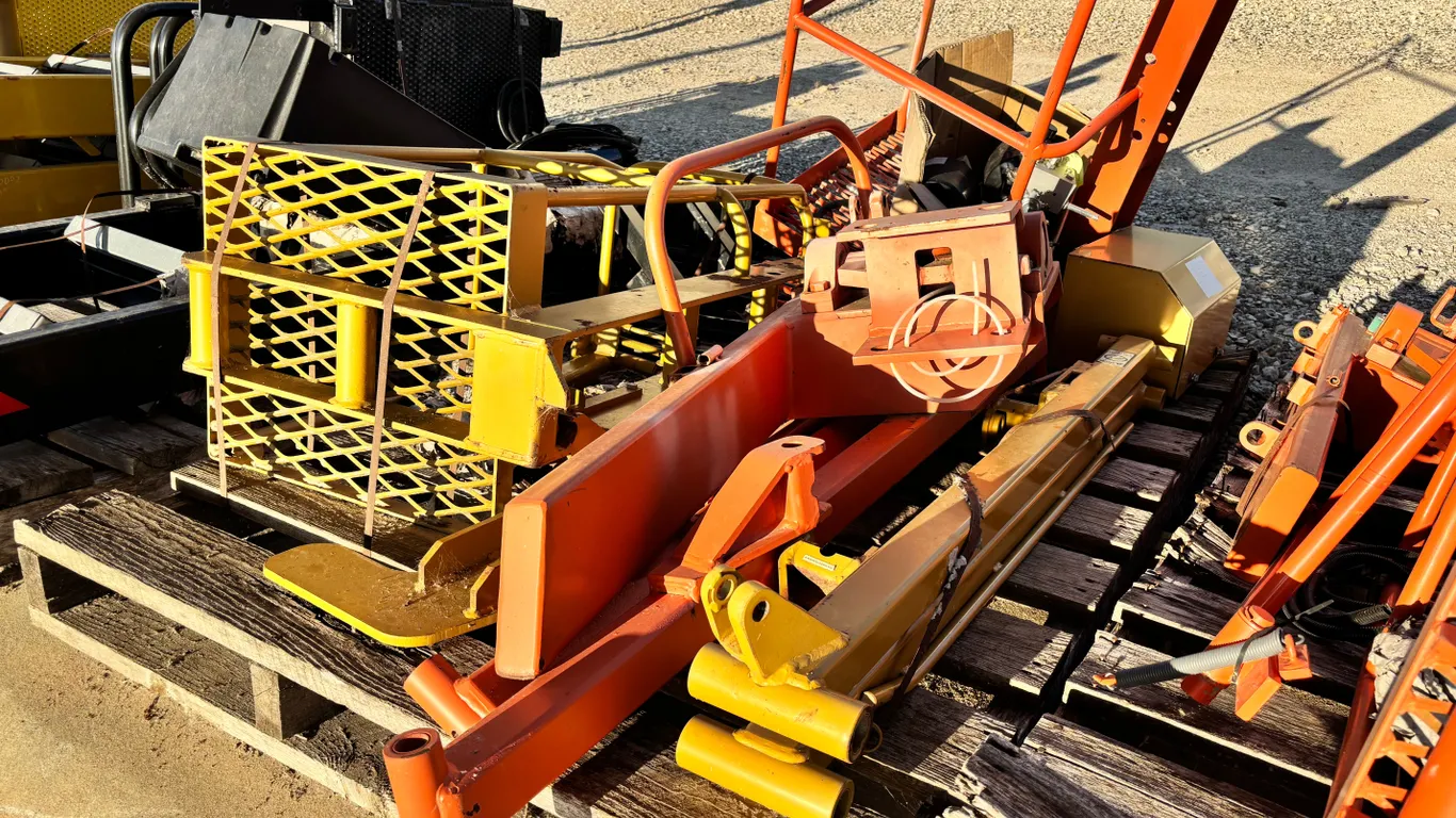 POWER STEP INC. MANLIFTS FOR D9 AND HITACHI 1900