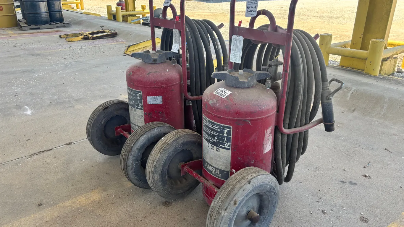 QTY OF (2) ANSUL RED LINE DRY CHEMICAL FIRE EXTINGUISHERS
