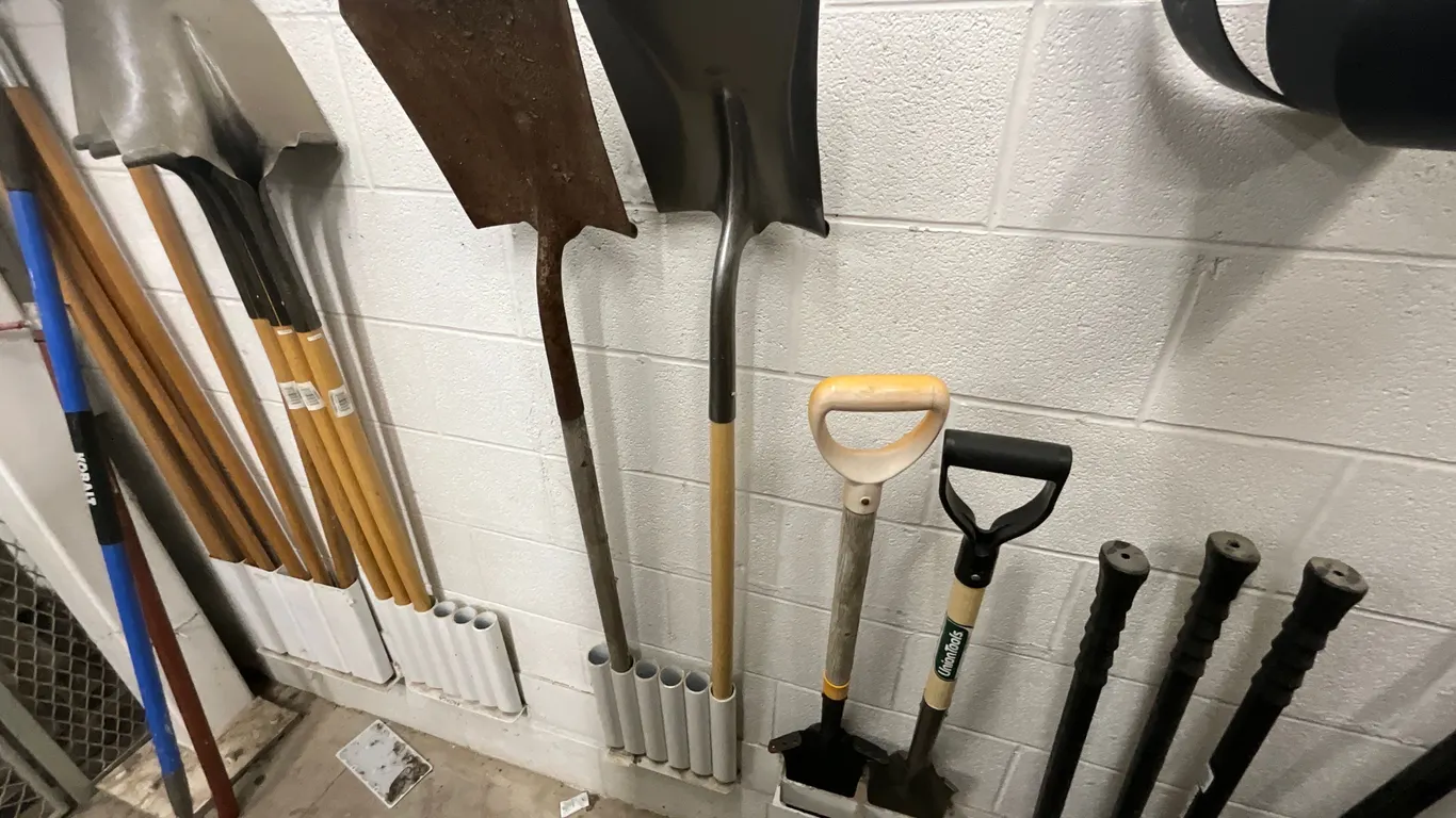 CROSBY SHACKLES, SHOVELS, RAKES, HAMMERS, BELTS, AND PINCH BARS