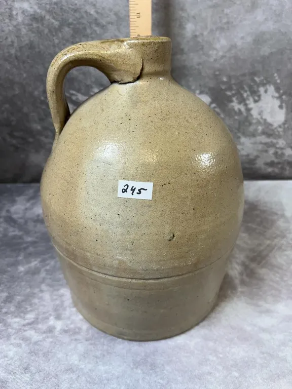 (1) Gallon Beehive Crock Jug. Possible RRP Roseville, OH. Very Good Condition. No cracks or chips. Circa 1870-1900