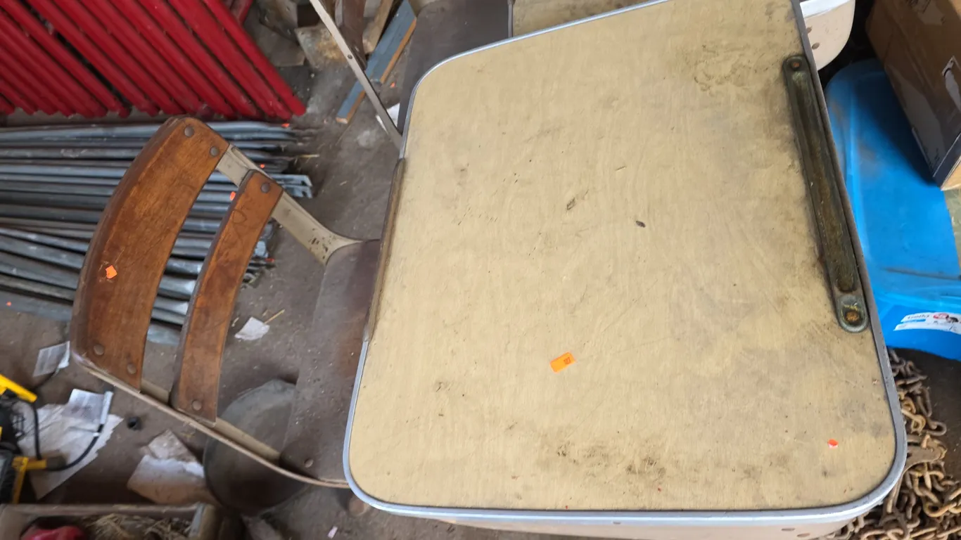 2 school desks