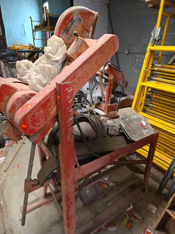 Clipper Brick Saw