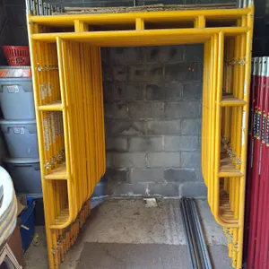 Set of Bil-Jax 5x6 scaffolding w/7ft braces
