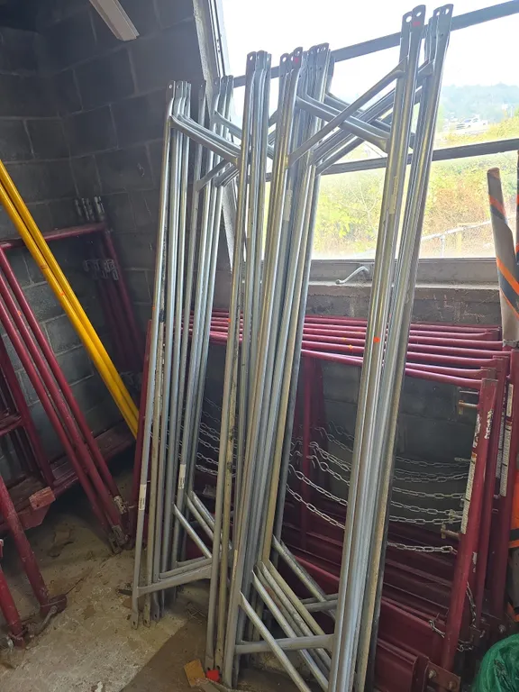 22 7ft Ez-guard scaffolding rails