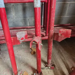 Granite scaffolding pulley pole