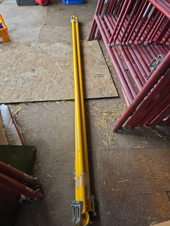 3 Granite Corner Braces