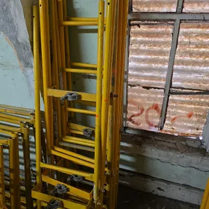 8 6ft scaffolding ladder sections