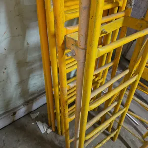 8 6ft scaffolding ladder sections