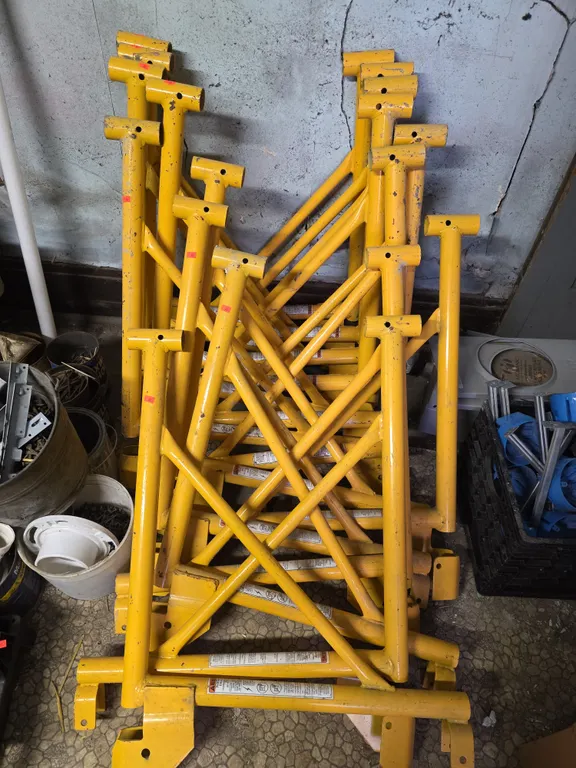 18 saddle hangers for scaffolding