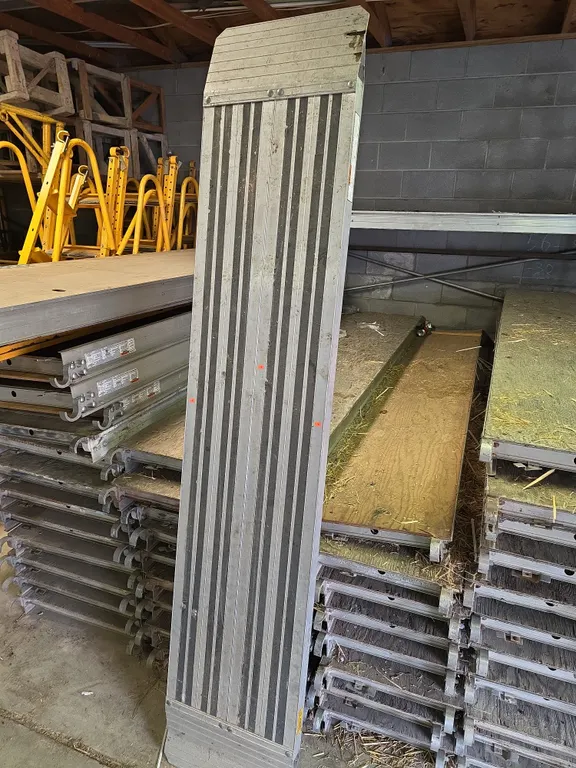 19 in wide 80 in long loading ramp