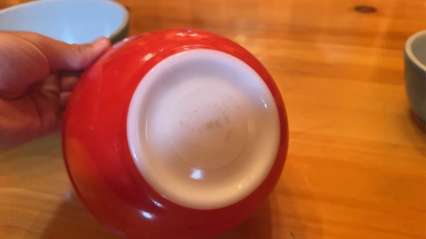 (4) Pyrex Bowl Set