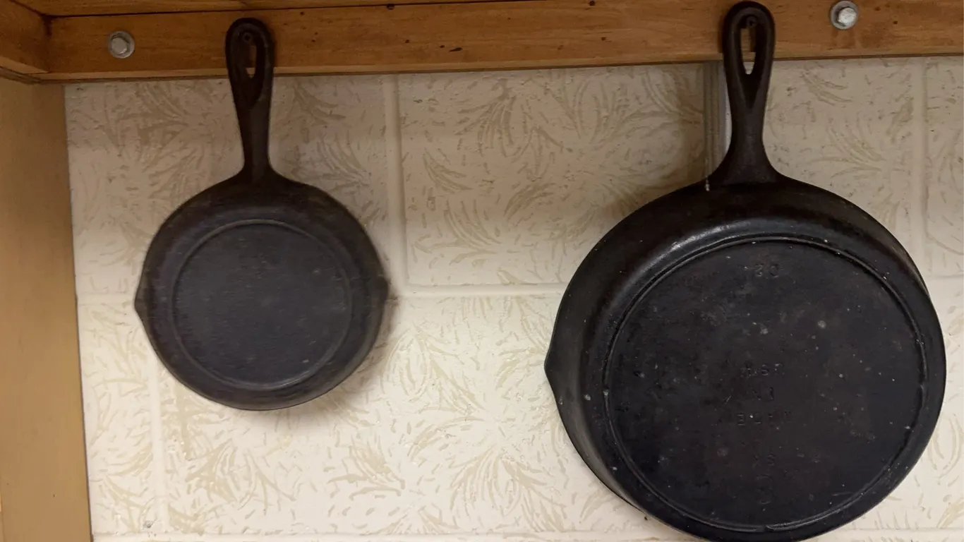 (2) Skillets