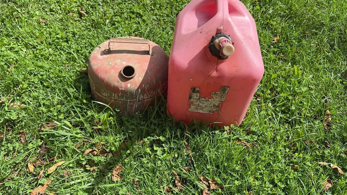 (4) Gas Jugs