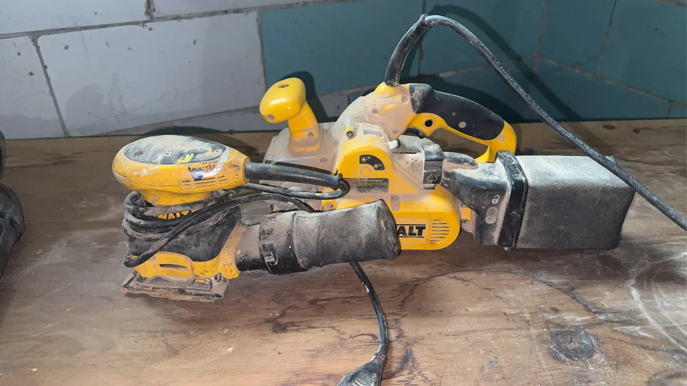 (2) DeWalt Sanders