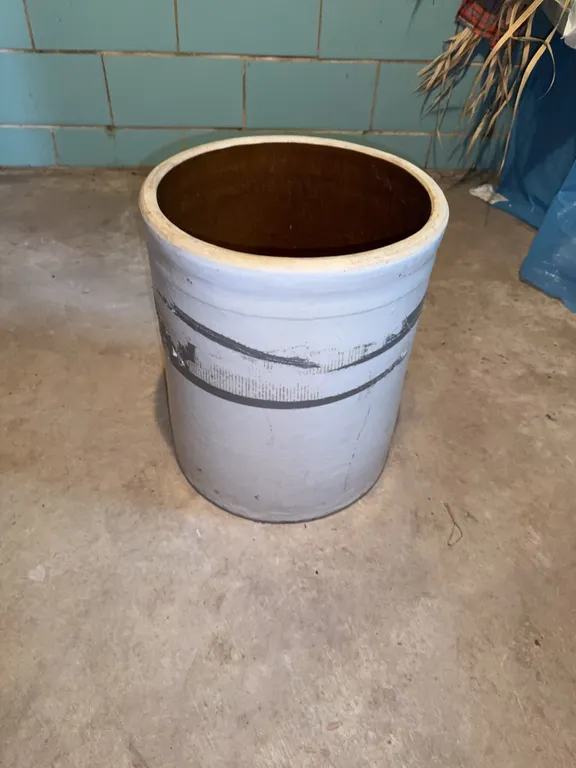 Misc. Crock
