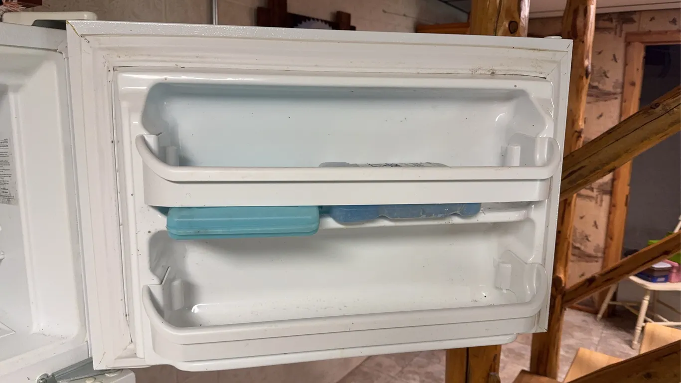 Frigidaire Fridge
