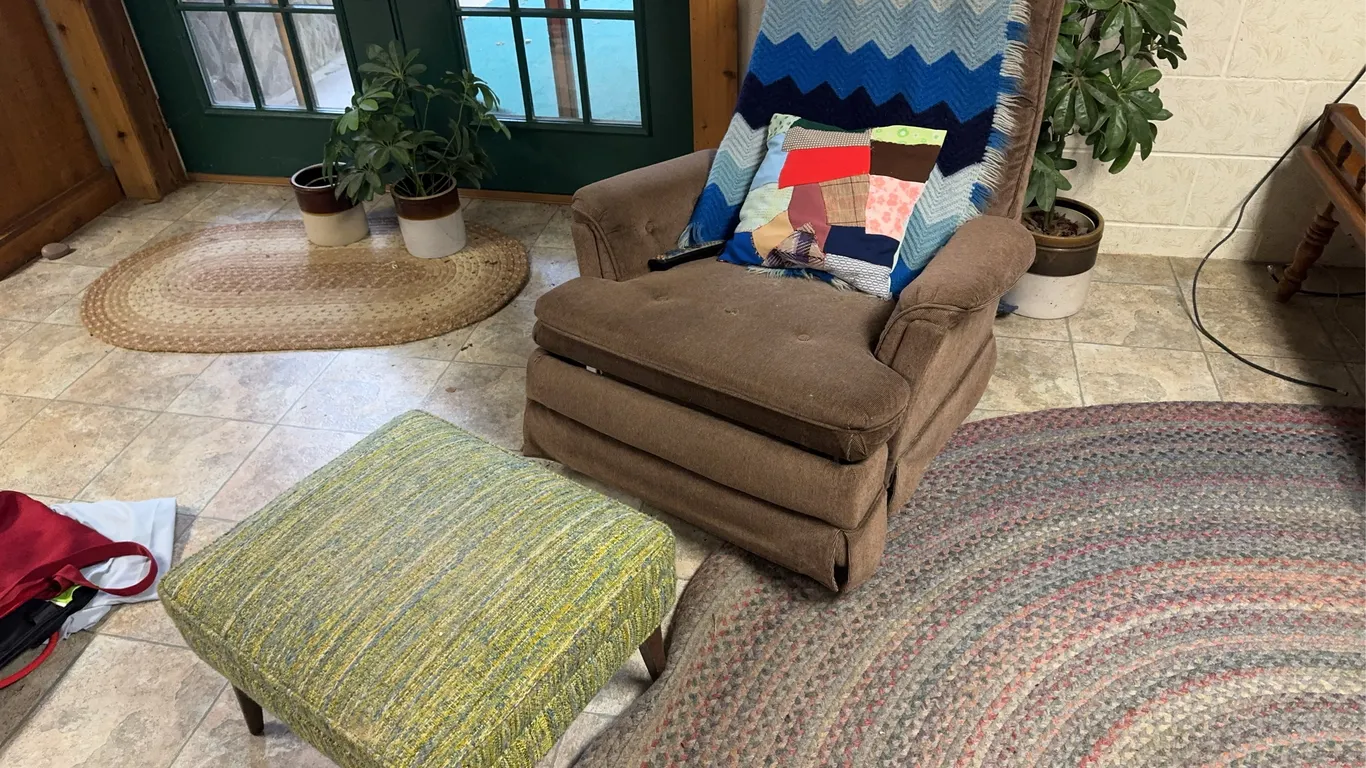 Cloth Couch w/Foot Stool